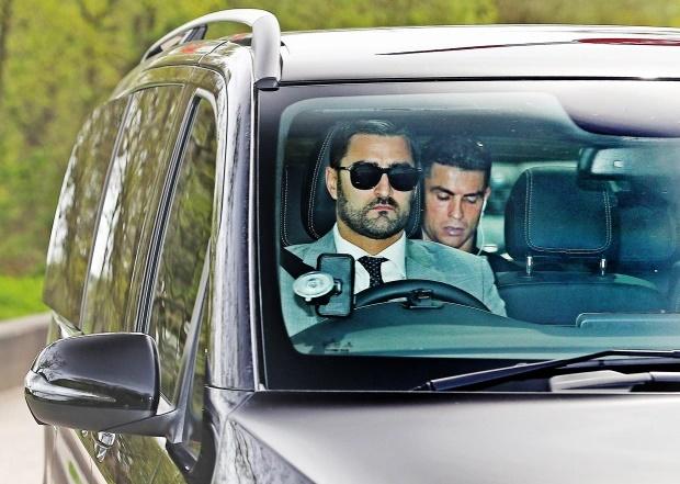 Ronaldo lần đầu xuất hiện sau cú sốc mất con-1