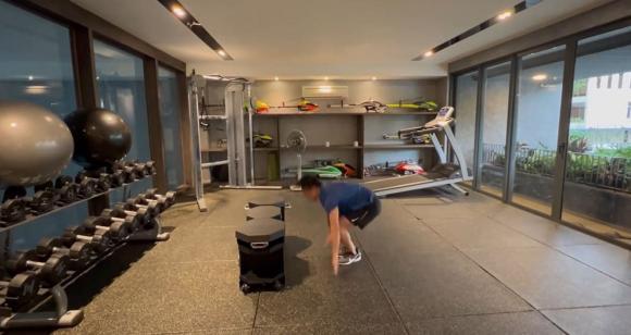 Cường Đô La khoe tập gym liền bị bà xã Đàm Thu Trang cà khịa-3