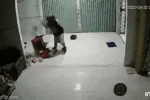 Vụ hỗn chiến bằng súng và bom xăng do... ghen tuông-2