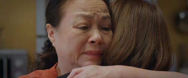 Thương Ngày Nắng Về 2 tập 9: Khán giả khóc nấc khi Trang xin lỗi mẹ nuôi-4