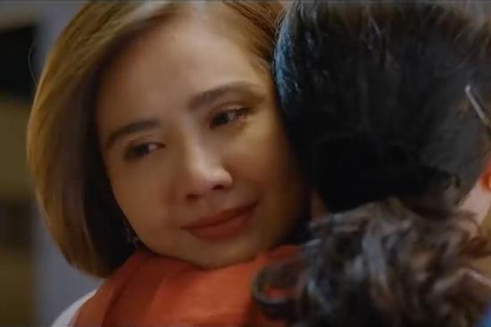 'Thương Ngày Nắng Về 2' tập 9: Khán giả khóc nấc khi Trang xin lỗi mẹ nuôi