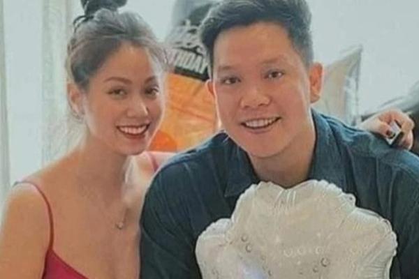 Sợ hãi bé gái đứng chơi trước nhà bị khỉ hoang lôi đi xềnh xệch-1