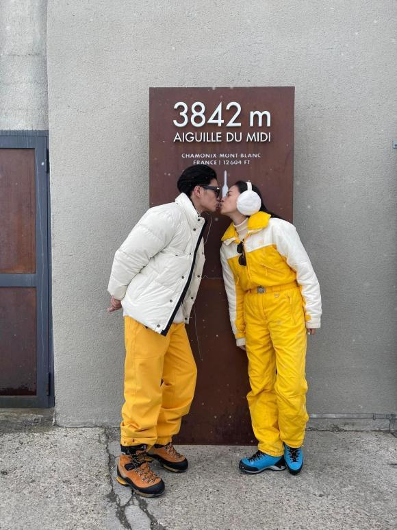 Ngo Thanh Van - Huy Tran in a couple, locked lips at a height of 3842m-1