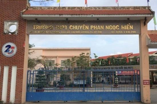 Xôn xao Hiệu phó bắt học sinh ăn thức ăn đã quăng vào thùng rác