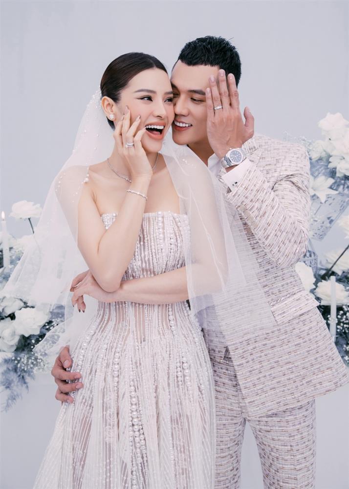 Photoshop gánh còng lưng ảnh cưới Phương Trinh Jolie-8