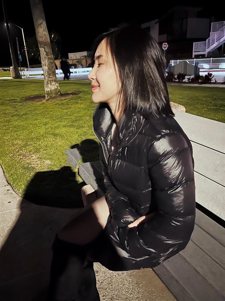 Ngoại hình cậu út nhà Phạm Hương khi tròn 9 tháng tuổi-6