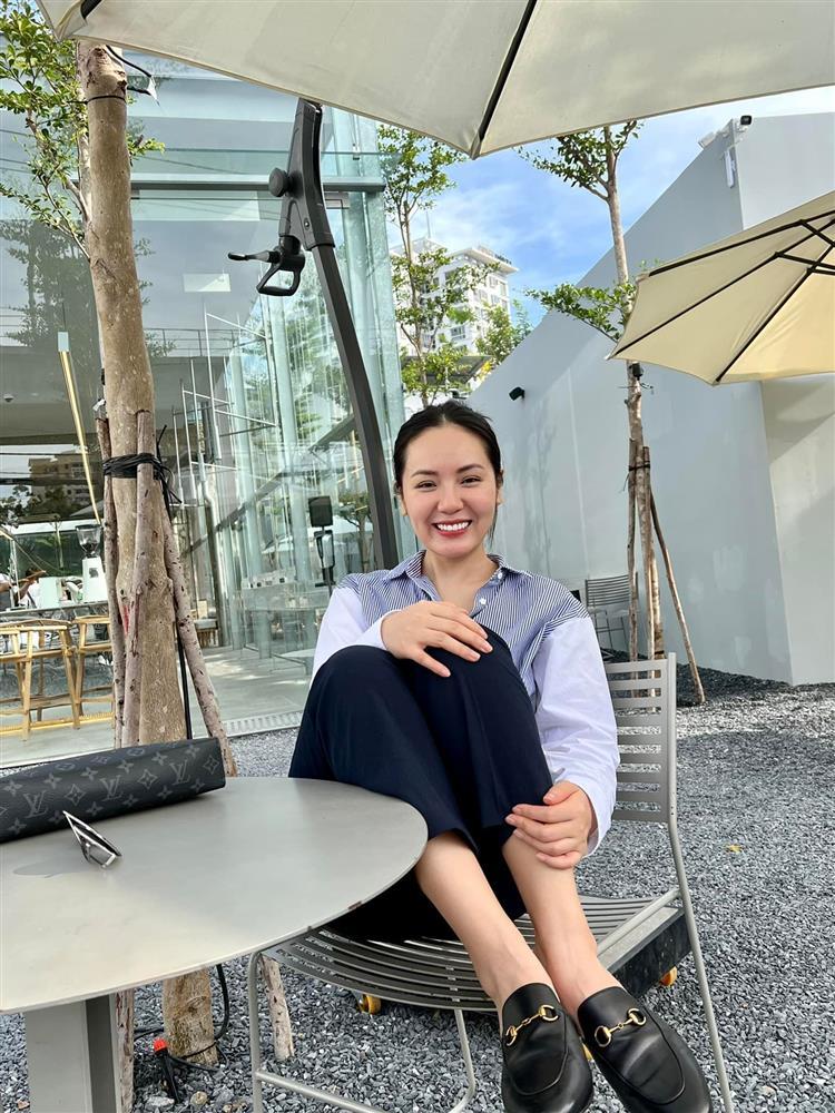 Ngoại hình cậu út nhà Phạm Hương khi tròn 9 tháng tuổi-10