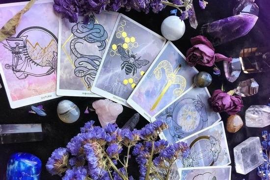 Bói bài Tarot thứ 6 ngày 22/4/2022: Tập nói 'không' với người khác
