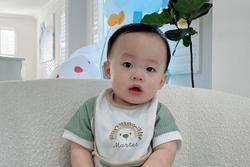 Ngoại hình cậu út nhà Phạm Hương khi tròn 9 tháng tuổi