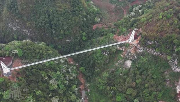 Vietnam is about to have the world's longest walking glass bridge, feel free to check-in-3