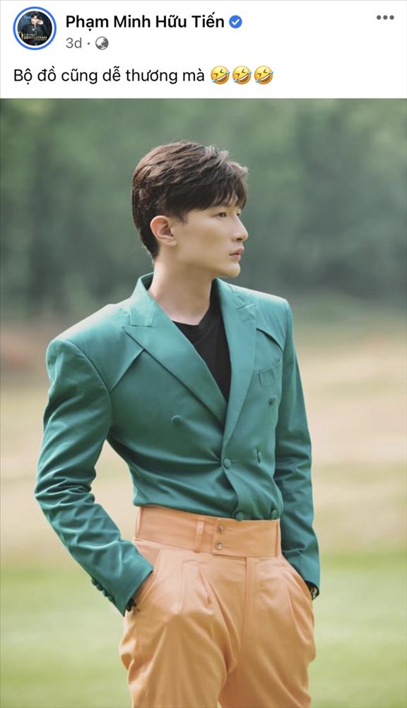 Dược sĩ Tiến mặt bóng nhẫy, sơ vin áo vest vào quần ở sân bay-5