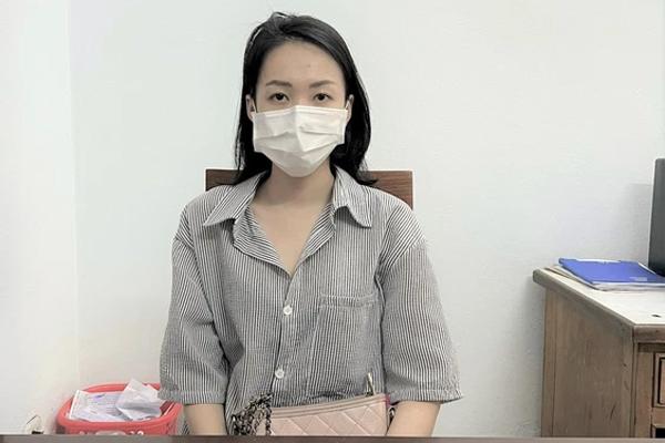 Nữ người mẫu 9 lần rút trộm tiền của bạn cùng phòng để đi bar-1