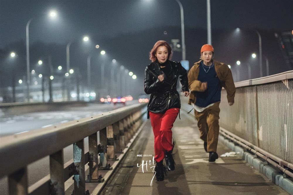 7 diễn viên dám thay đổi hình tượng: IU và Han So Hee khiến antifan phải ngậm miệng-11