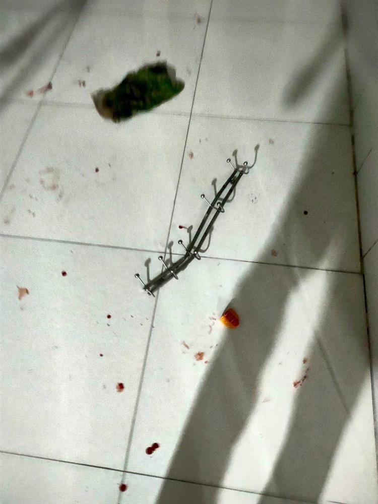 Chồng đánh vợ trước mặt 3 con: Sự thật về người không can ngăn-1