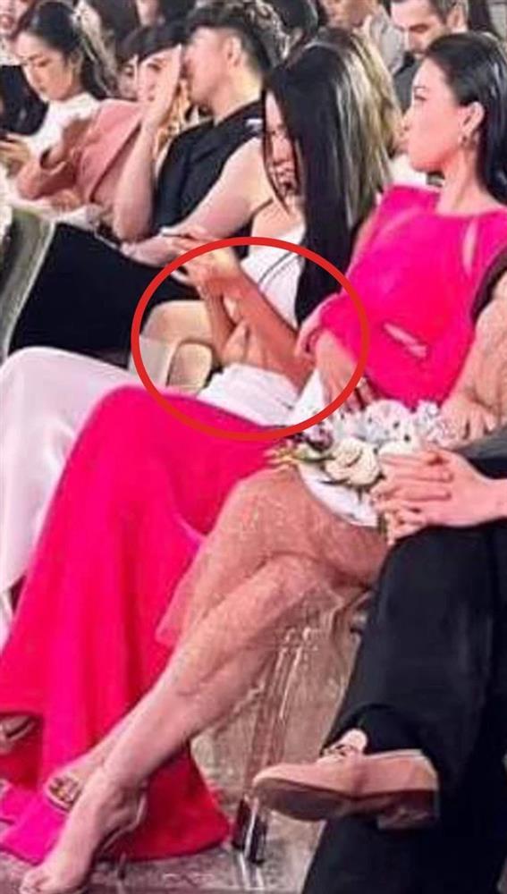 Sau Hà Hồ, Á hậu Kim Duyên lộ tảng mỡ bụng qua ống kính Karik-4