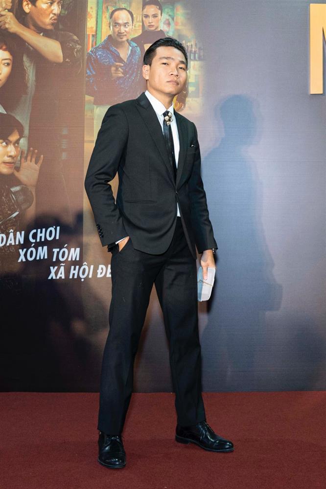 Thanh Van snail had his phone stolen while attending the movie premiere-8