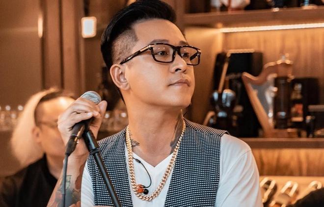 Tuan Hung sang a cult hit, was criticized for going downhill without brakes-1
