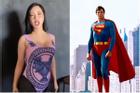 Hương Tràm mặc đồ tắm ngoài quần short như Superman?