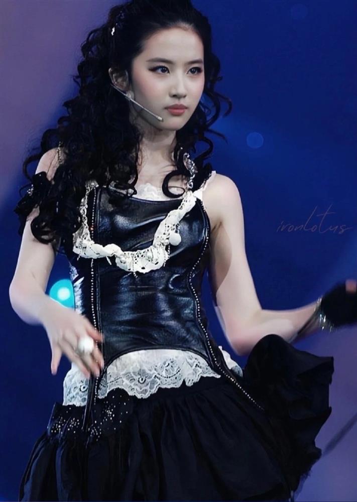 Ít ai biết Lưu Diệc Phi từng đi hát, nhan sắc khi ấy choáng ngợp-13