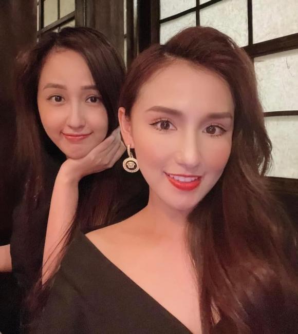 Forget makeup, Mai Phuong Thuy is still singing among the beauty friends-2