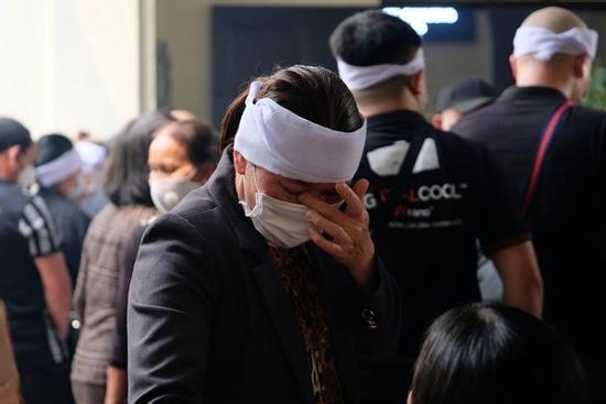 Đông nghẹt người dự đám tang 5 người tử vong trong đám cháy