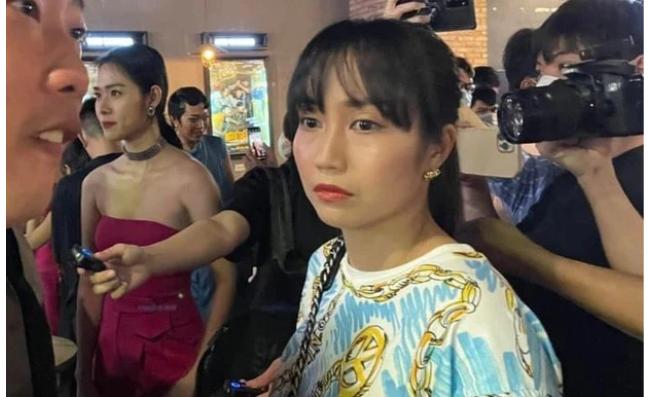 Chiếc túi hiệu Thúy Ngân từng không cánh mà bay tại sự kiện-6