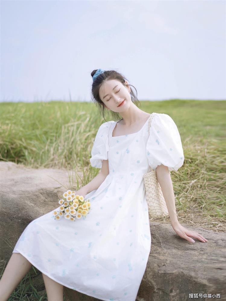 Đổi gió phong cách mùa hè với những item nhẹ nhàng nữ tính-4