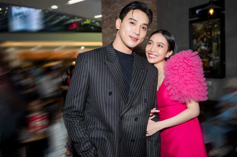 Cứ gặp một nam thần, Diệu Nhi lại ngả nghiêng mặc kệ Anh Tú-2