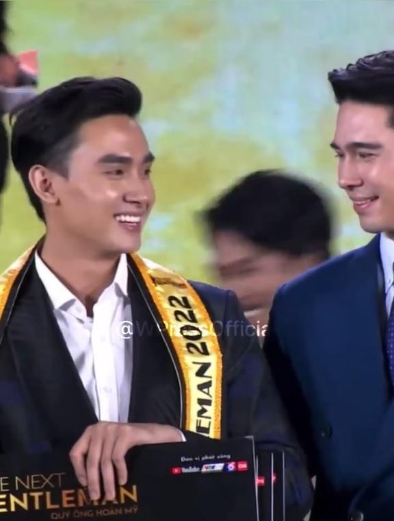 Hú hồn: Quán quân Phạm Kiên đeo băng như hoa hậu-8