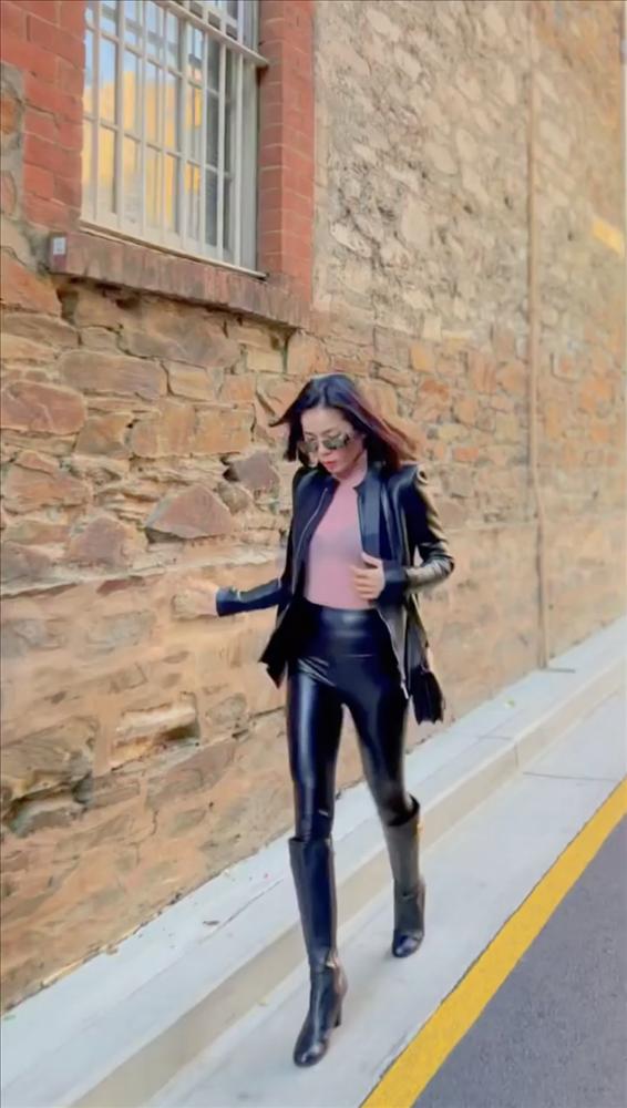 Sau 7749 lần thả rông, Lệ Quyên nghiện phơi nội y phản cảm-1