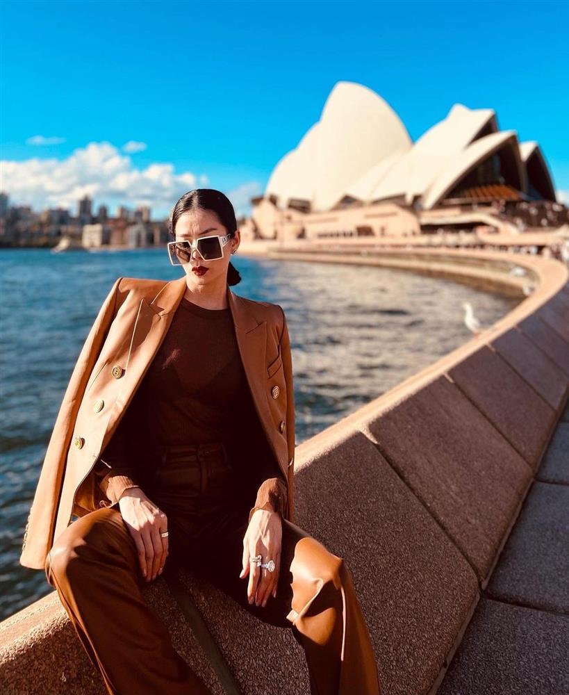 Sau 7749 lần thả rông, Lệ Quyên nghiện phơi nội y phản cảm-2