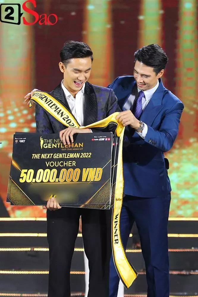 What did Pham Kien say when Huong Giang won the show Huong Giang?-2