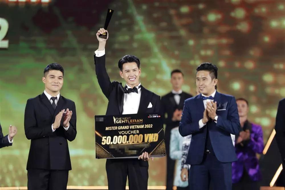 What did Pham Kien say when Huong Giang won the show Huong Giang?-6