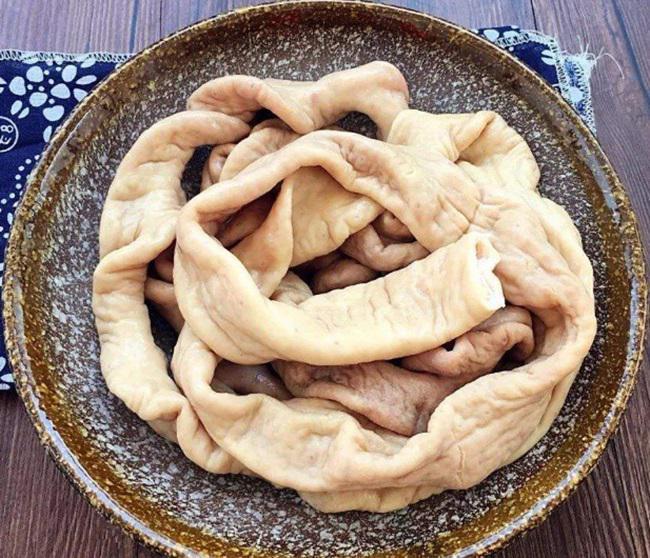 Rửa lòng già cho giấm muối chưa đủ, thêm bước này mới sạch mùi hôi-1