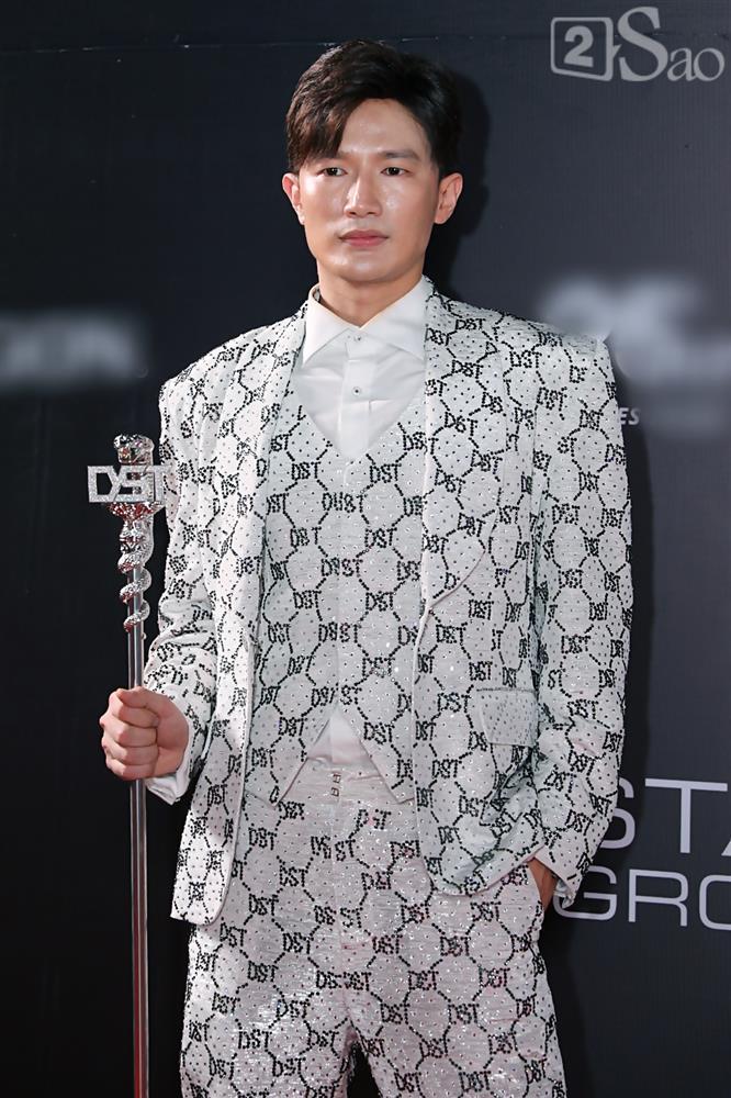 Quyền trượng 1.201 viên kim cương của Dược sĩ Tiến giá bao nhiêu?-4