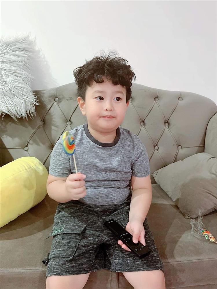 Hồng Quế mong con gái được như hoa hậu Ngọc Hân-8