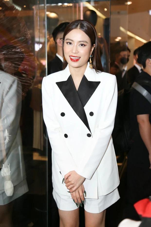 Gil Lê - Hoàng Thùy Linh sánh đôi, bắt trọn khoảnh khắc ngượng ngùng-3