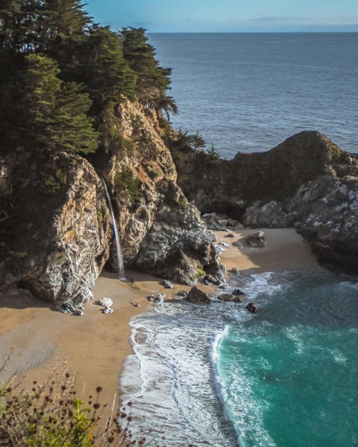 Ngọn thác đổ trực tiếp ra đại dương tạo cảnh tượng tuyệt đẹp-2