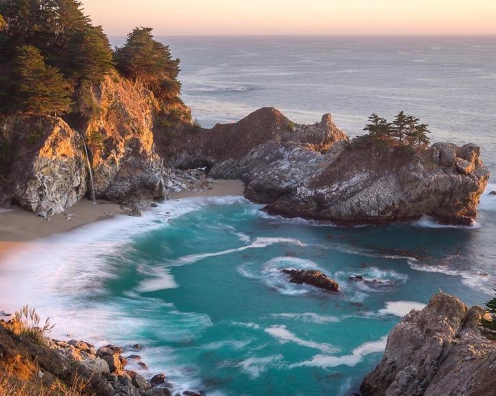 Ngọn thác đổ trực tiếp ra đại dương tạo cảnh tượng tuyệt đẹp-5