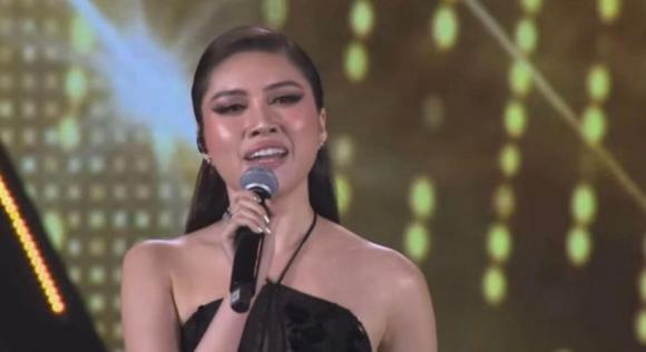 MC nóng bỏng lộ ảnh già chát khi đi sự kiện, khác xa hình trên phây-2