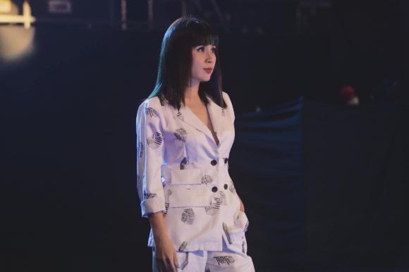 Lưu Thiên Hương làm phó nháy cho con gái, nhan sắc 17 tuổi gây mê-11