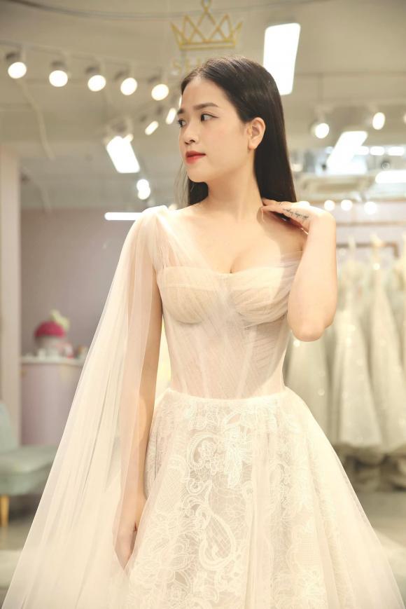 Bồ cũ Quang Hải thử váy cưới, sắp kết hôn với diễn viên nổi tiếng-3