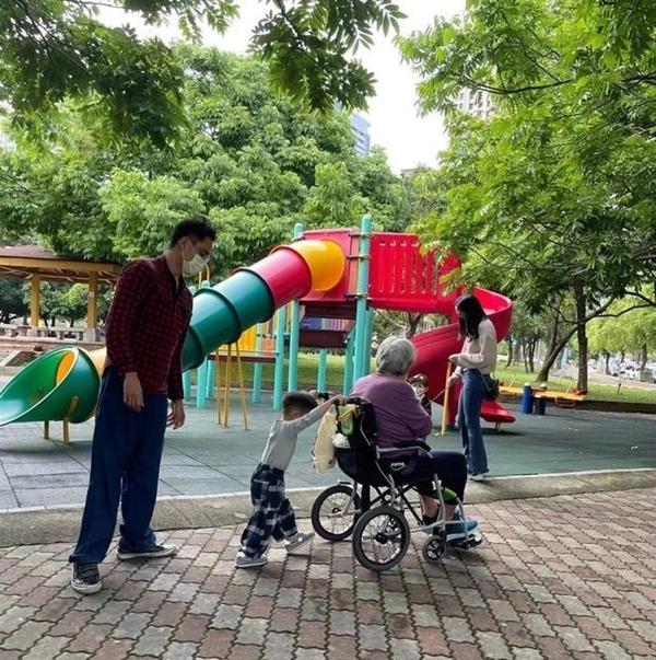 Bị tố kinh doanh đa cấp, Minh Đạo về quê sống-1