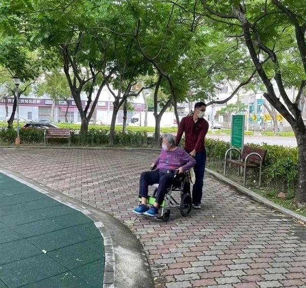 Bị tố kinh doanh đa cấp, Minh Đạo về quê sống-2