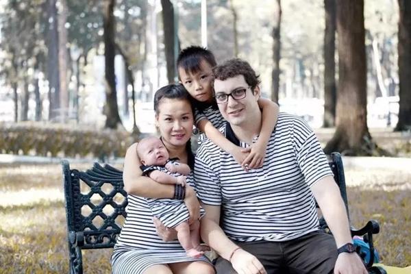 Vừa dọn về sống chung với chàng trai người Đức, mẹ đơn thân Việt đã bị thử lòng-2