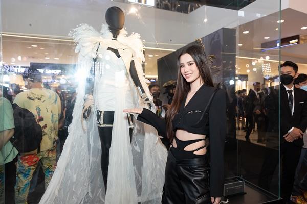 Dàn sao tiền tỉ trong MV hoành tráng bậc nhất sự nghiệp của Đông Nhi-2