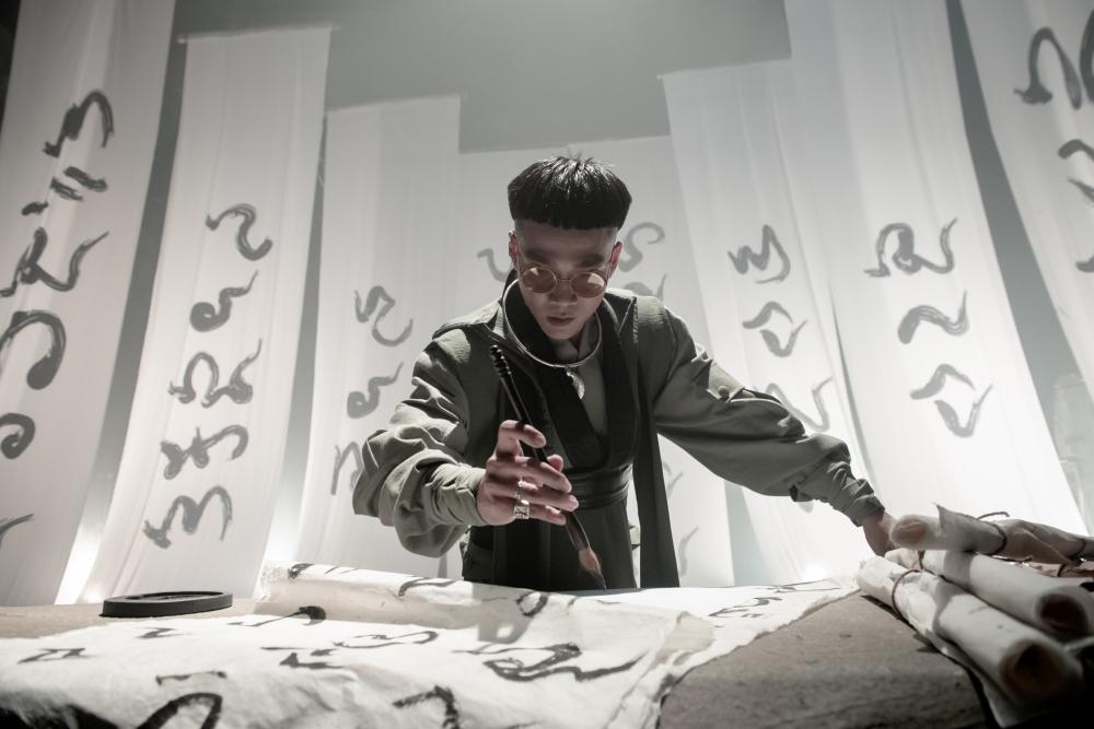 Sao Việt khen hết nấc nhưng netizen chê thẳng MV mới của Đông Nhi-8