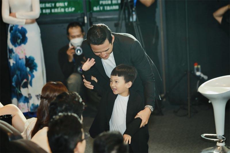 Mẹ vắng nhà ba là siêu nhân hứa hẹn gây bão mùa hè 2022-1