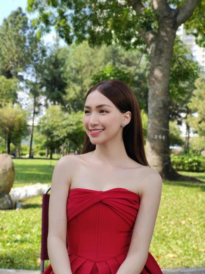 Chồng cũ lộ ảnh kém sắc, Hòa Minzy tươi tắn liên tục chạy show-3