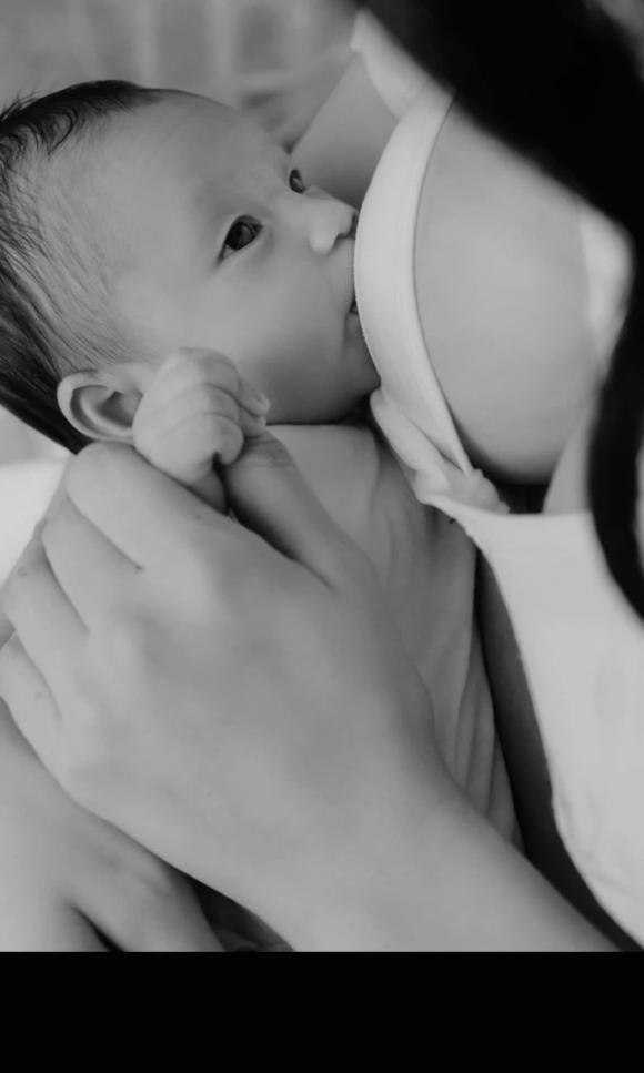Trà Ngọc Hằng từng trầm cảm, khoe hình cho con bú lúc 4 ngày tuổi-3
